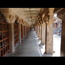 Der Gang entlang der äußeren Umschließung